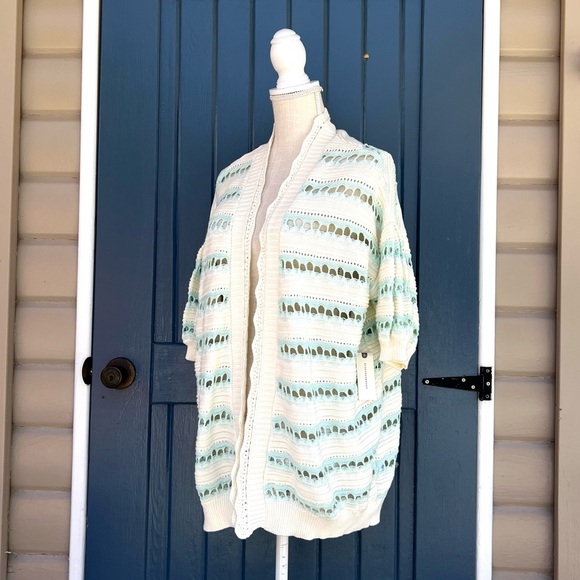 Maeve Cream and Green Striped Cardigan Women’s
Size XS/S - Picture 3 of 9